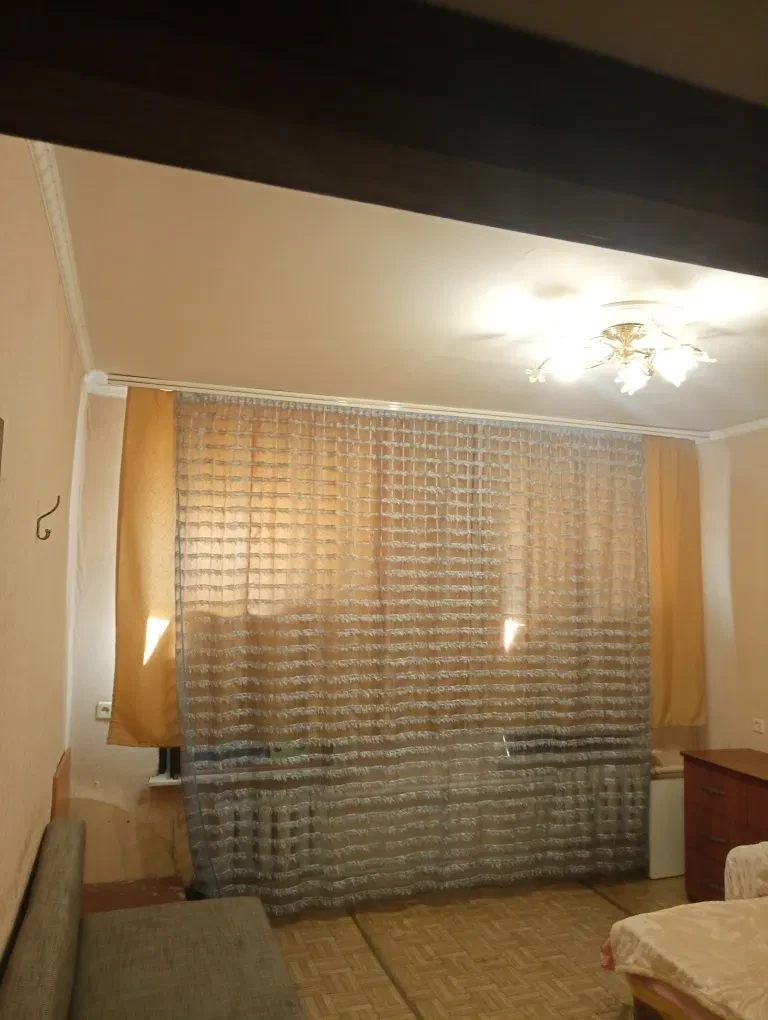 2-кімнатна квартира, Хаджибейський: двір 25 м², паркування на 2 авто