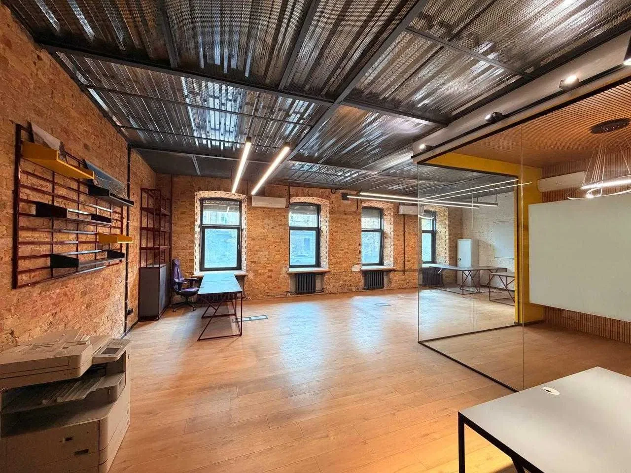Офіс, Печерський: фасадний, loft-стиль, метро Палац Спорту - фото 2