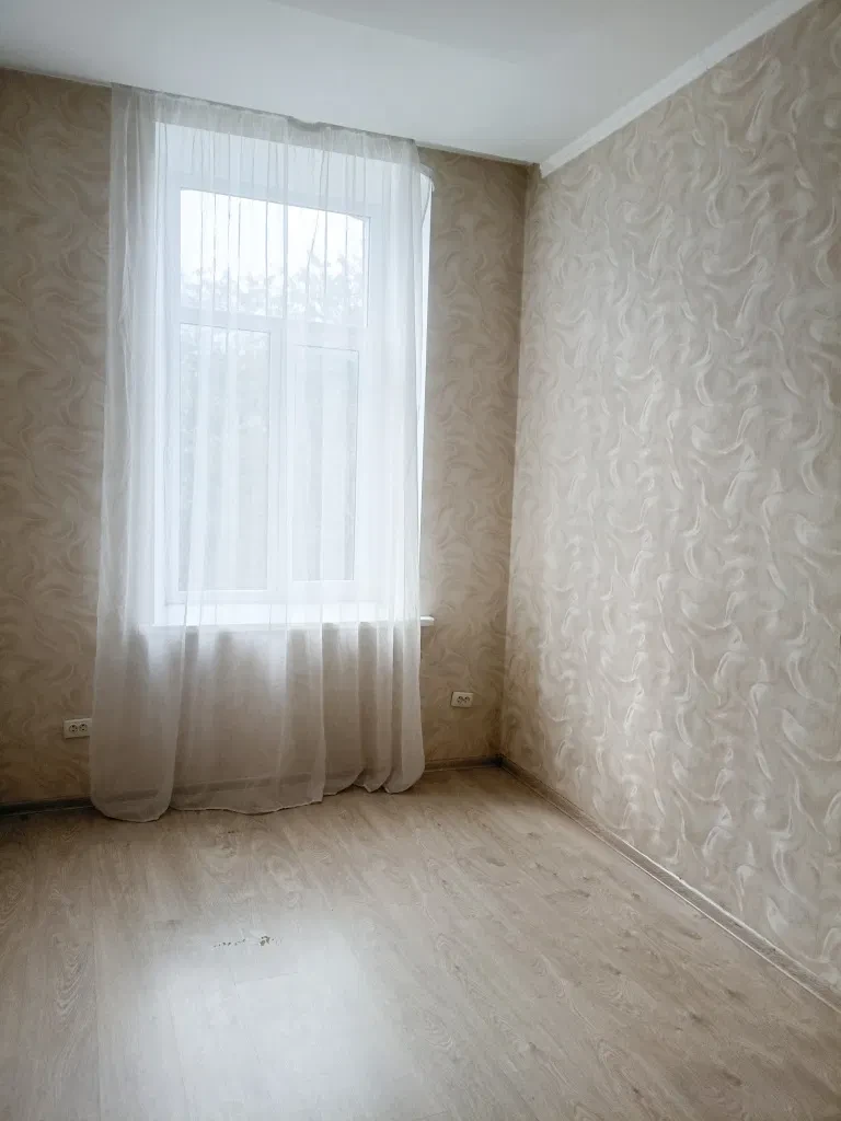 2-кімнатна квартира, Бердичів: власне опалення, частково мебльована, фото 4