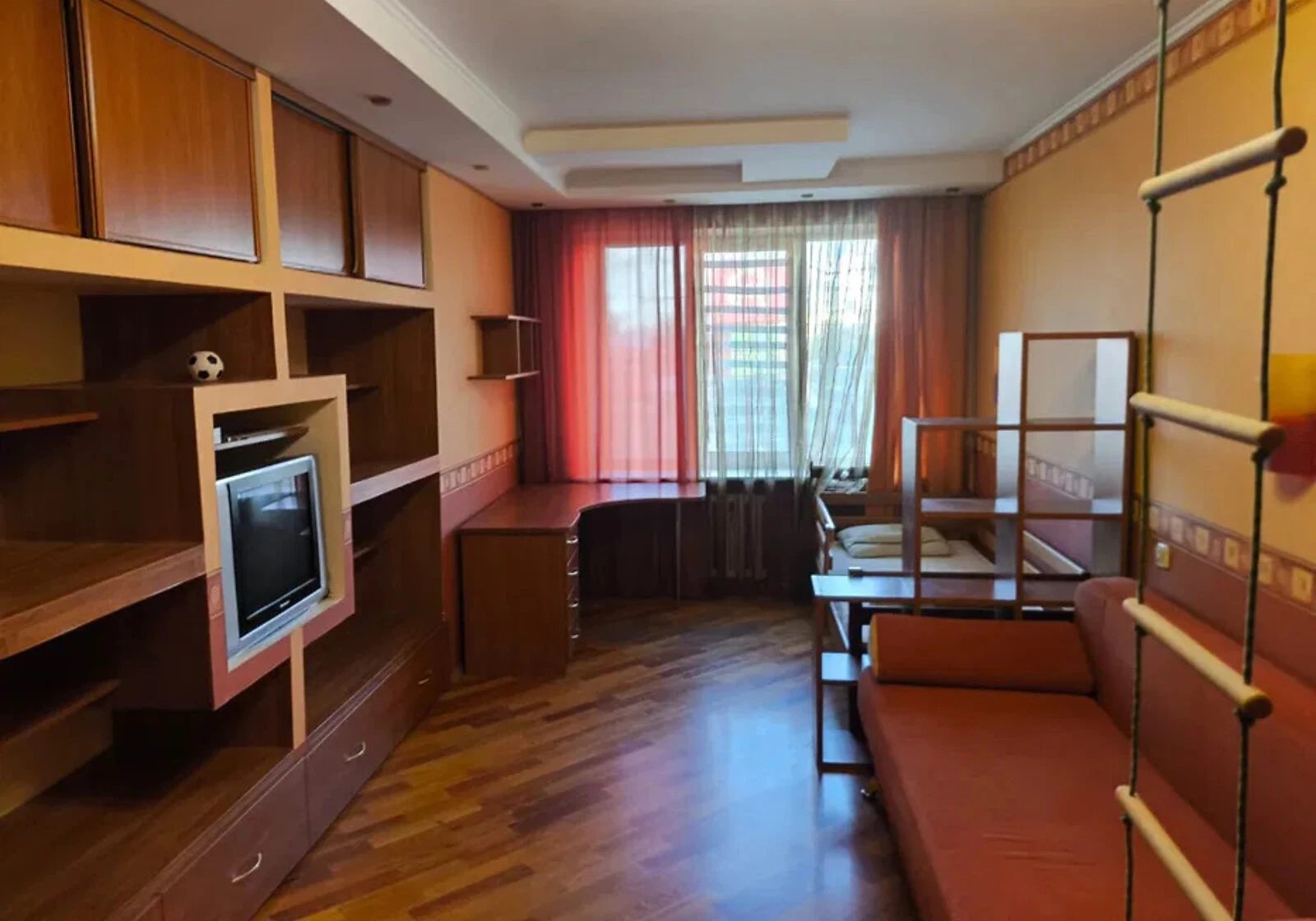 3-кімнатна квартира, вулиця Прилужна: 2 санвузли, фото 3