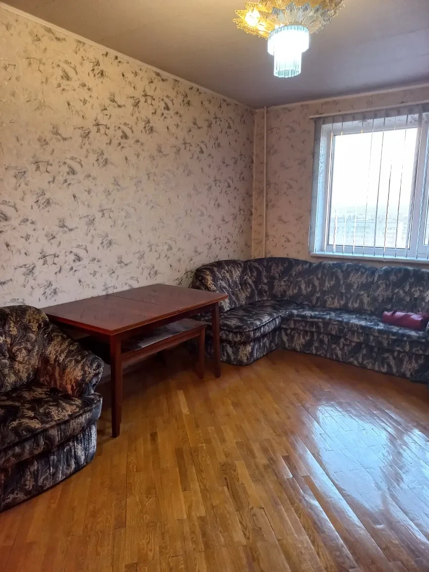 3-кімнатна квартира, Київський: меблі й техніка, два балкони - фото 1