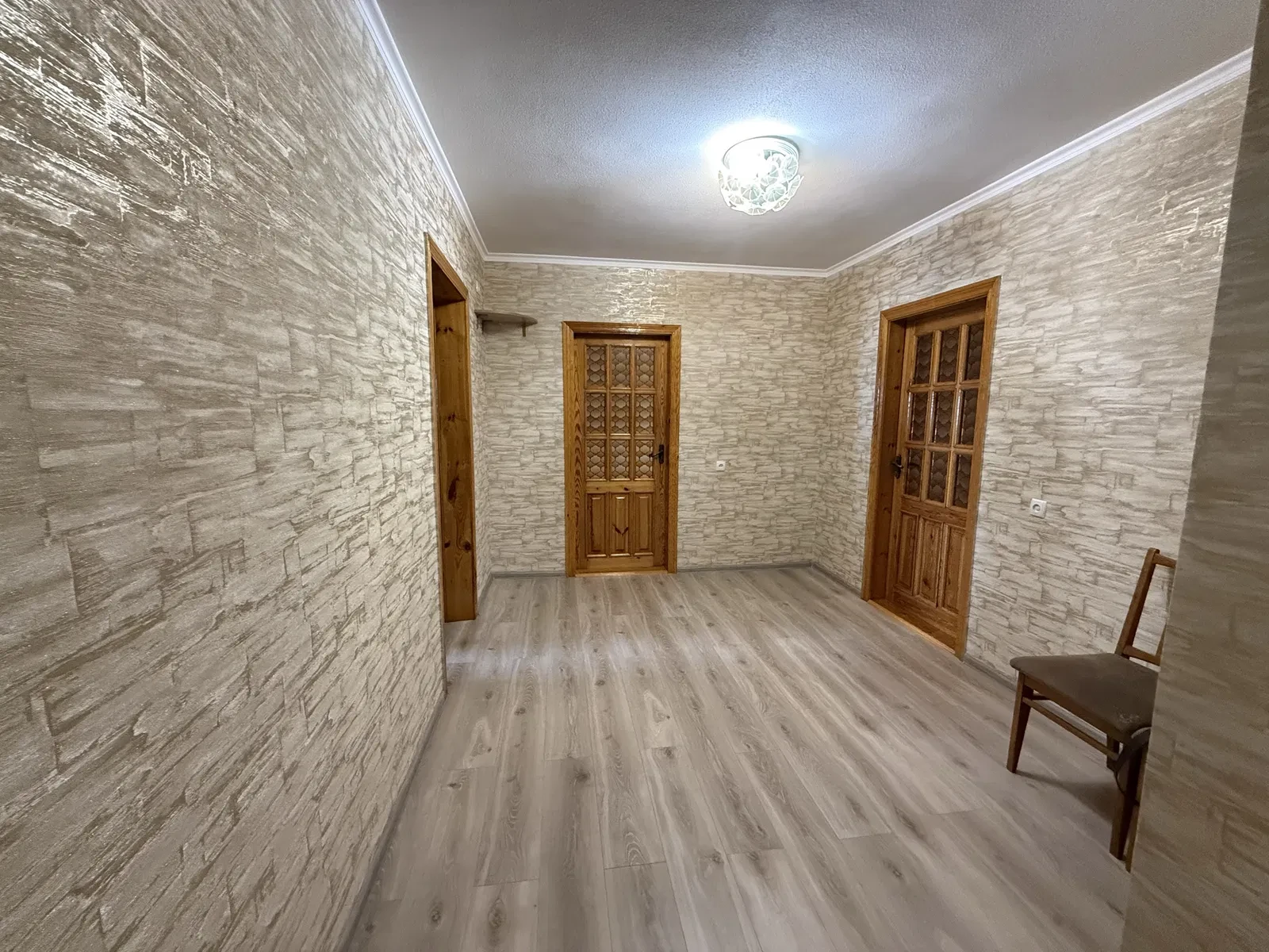 3-кімнатна квартира, Деснянський: три утеплені балкони, бойлер - фото 1
