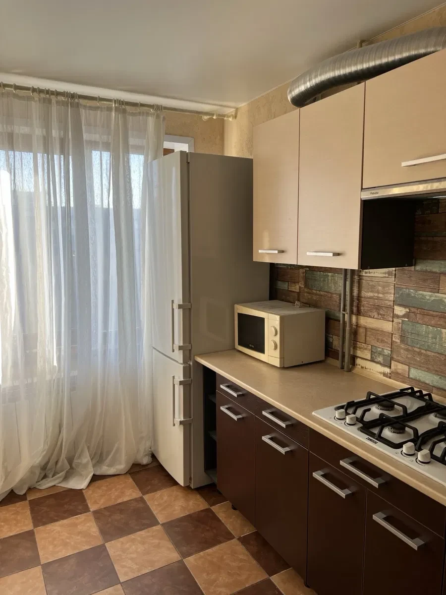 2-кімнатна квартира, Амур-Нижньодніпровський: ремонт, меблі - фото 1