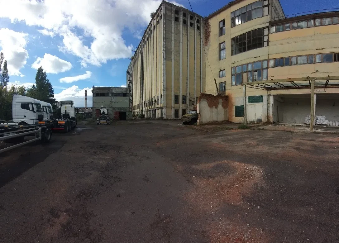 Зерновий елеватор, Розівка: 93 бетонні силоси, 20 тис. тонн зерна