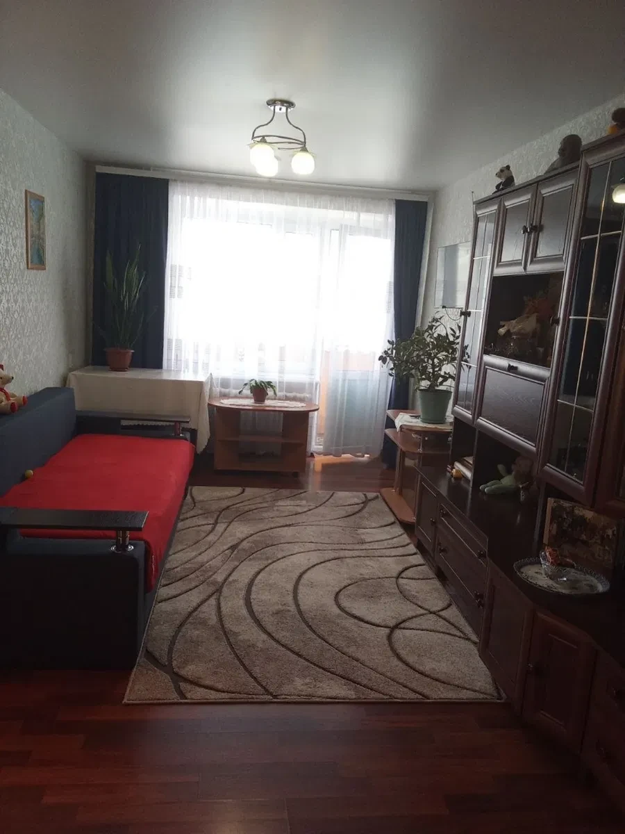 2-кімнатна квартира, Звягель: кухня-студія, косметичний ремонт - фото 1