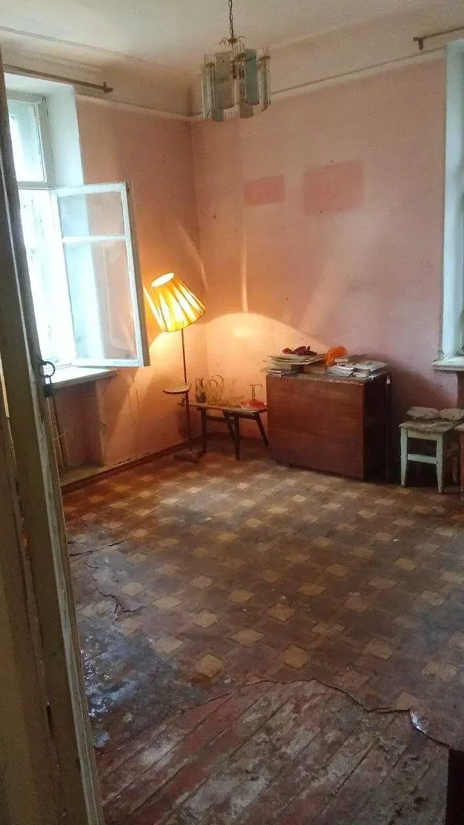 3-кімнатна квартира, Заводський: Сухий Фонтан, сталінка, сухий підвал 15 м² - фото 1