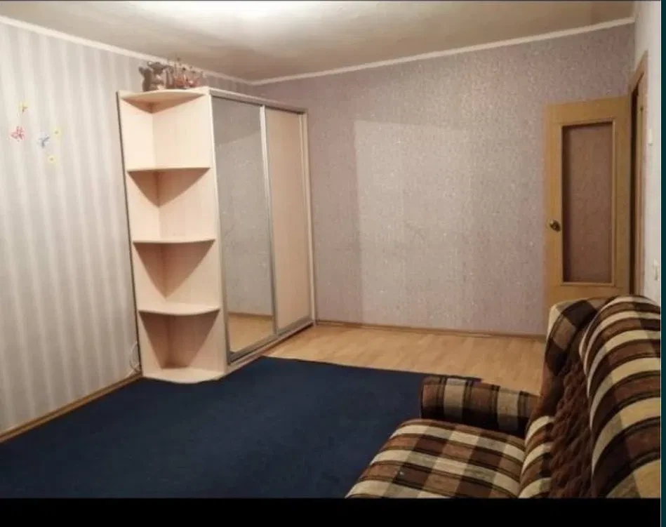3-кімнатна квартира, Дарницький: бомбосховище, метро за 15 хв пішки - фото 1