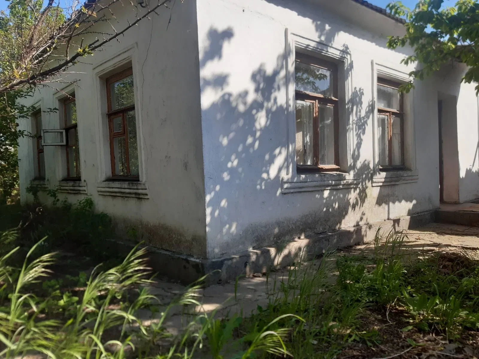 Дом, Корабельный: под капитальный ремонт, 9 соток, торг - фото 1