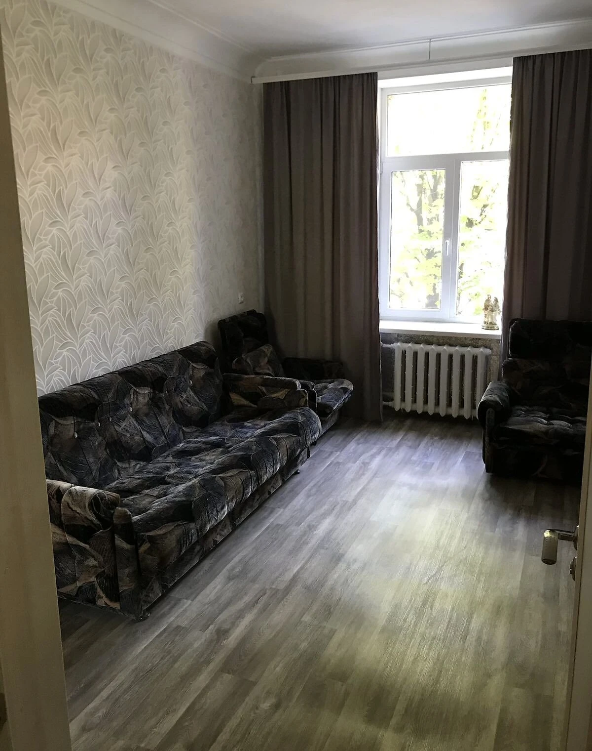 2-кімнатна квартира, вул. Донцова Дмитра: газова плита, двоспальне ліжко - фото 4