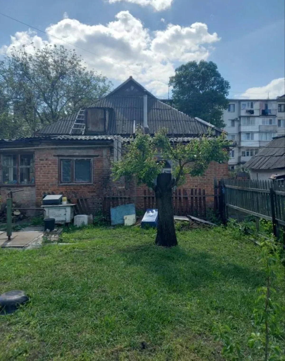 Будинок, Автозаводський: цегляні стіни, колонка, фото 4