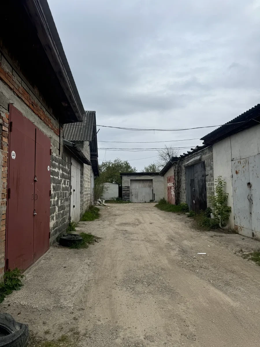 Ділянка під гараж, Вовчинець: можливе підключення світла, два поверхи, фото 3