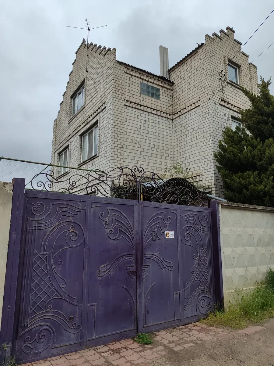 Будинок у Ракетній Рощі: два гаражі, тераса, річка за 50 м - фото 1