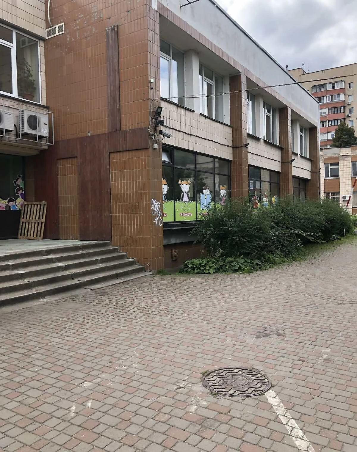 Офіс, Татарка: частина будівлі, відкрита стоянка - фото 1