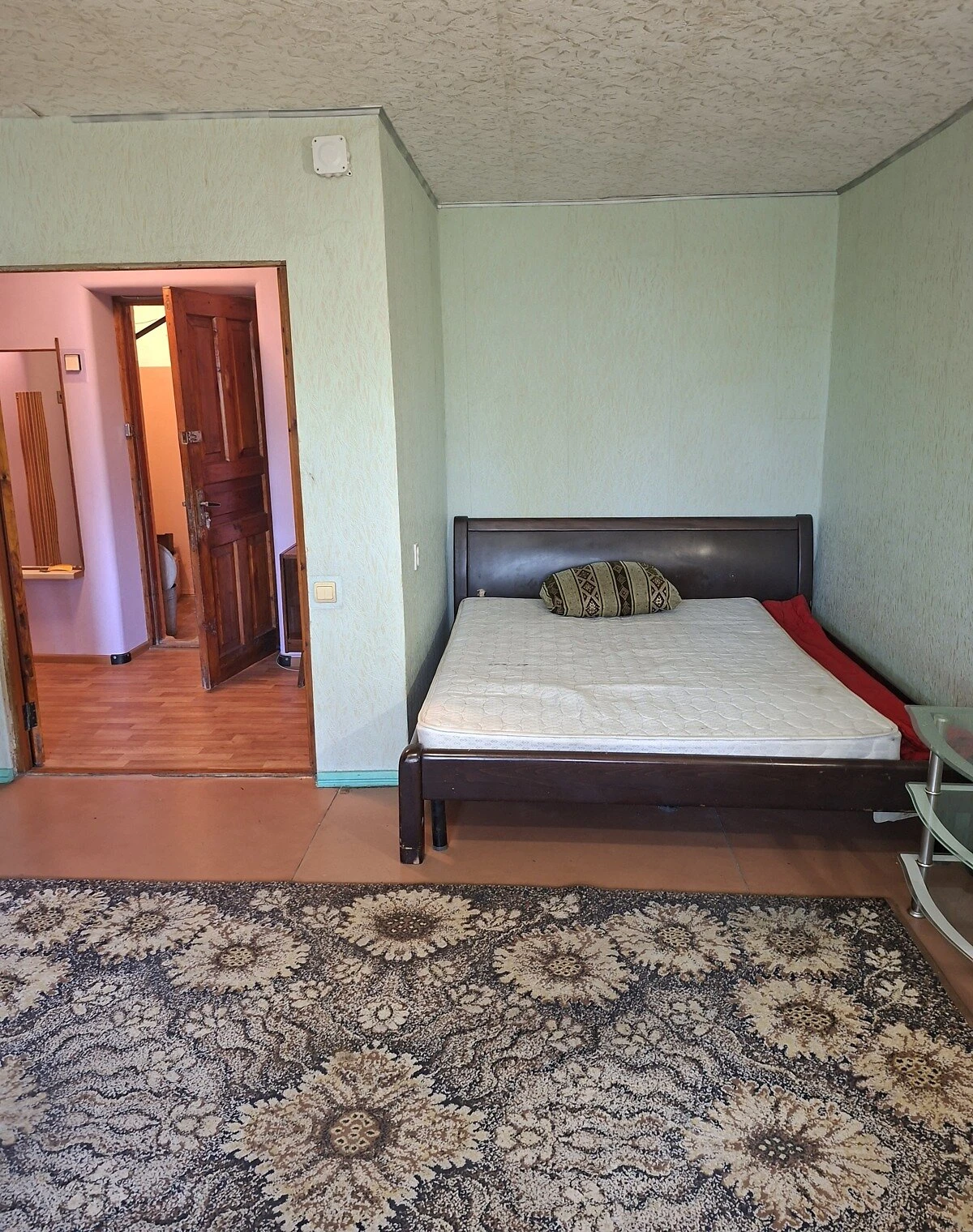 1-кімнатна квартира, Нові Дома: цегляні стіни, внутрішній двір - фото 3