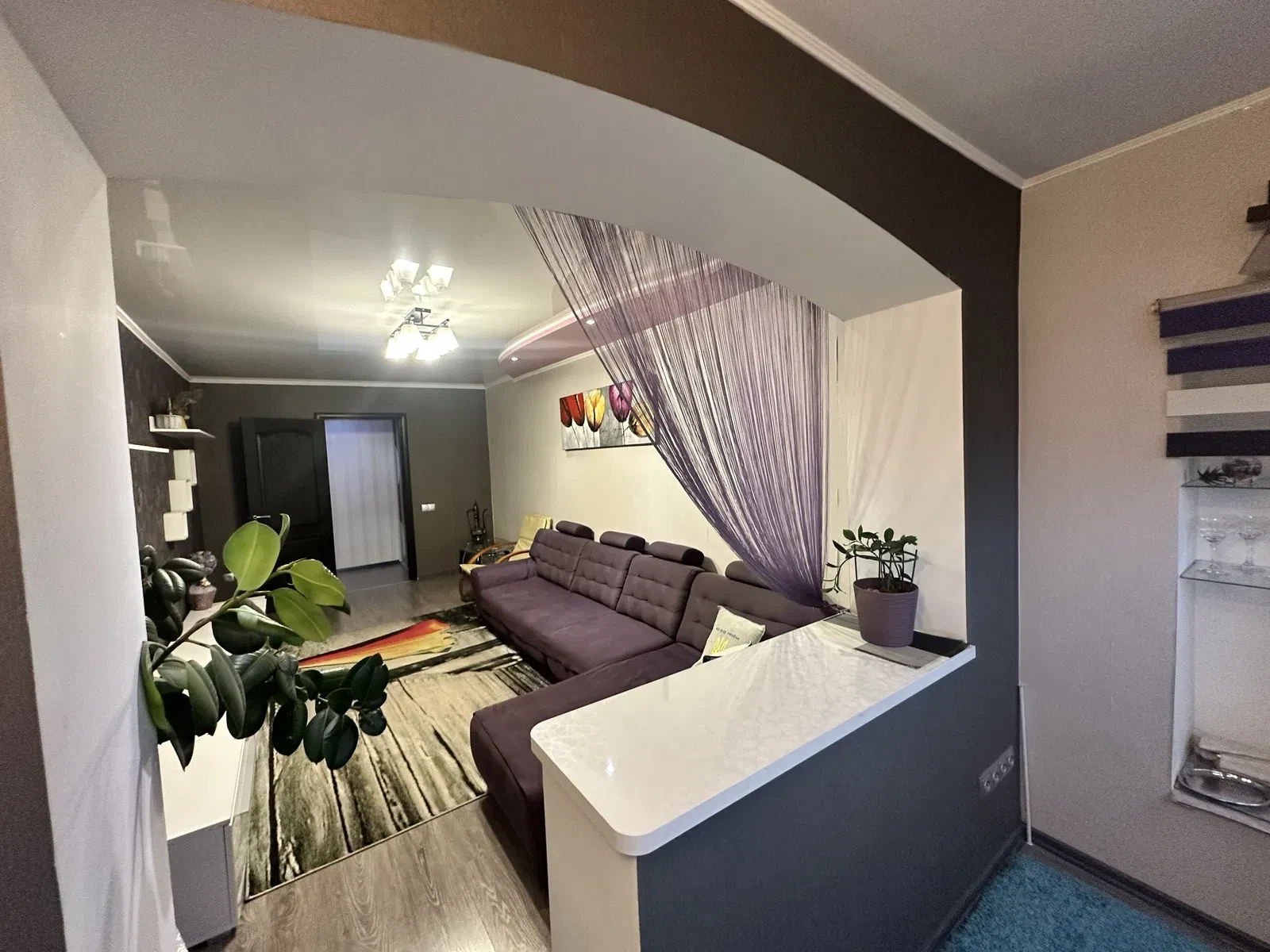 3-кімнатна квартира, 95 квартал: євроремонт, ліфт працює