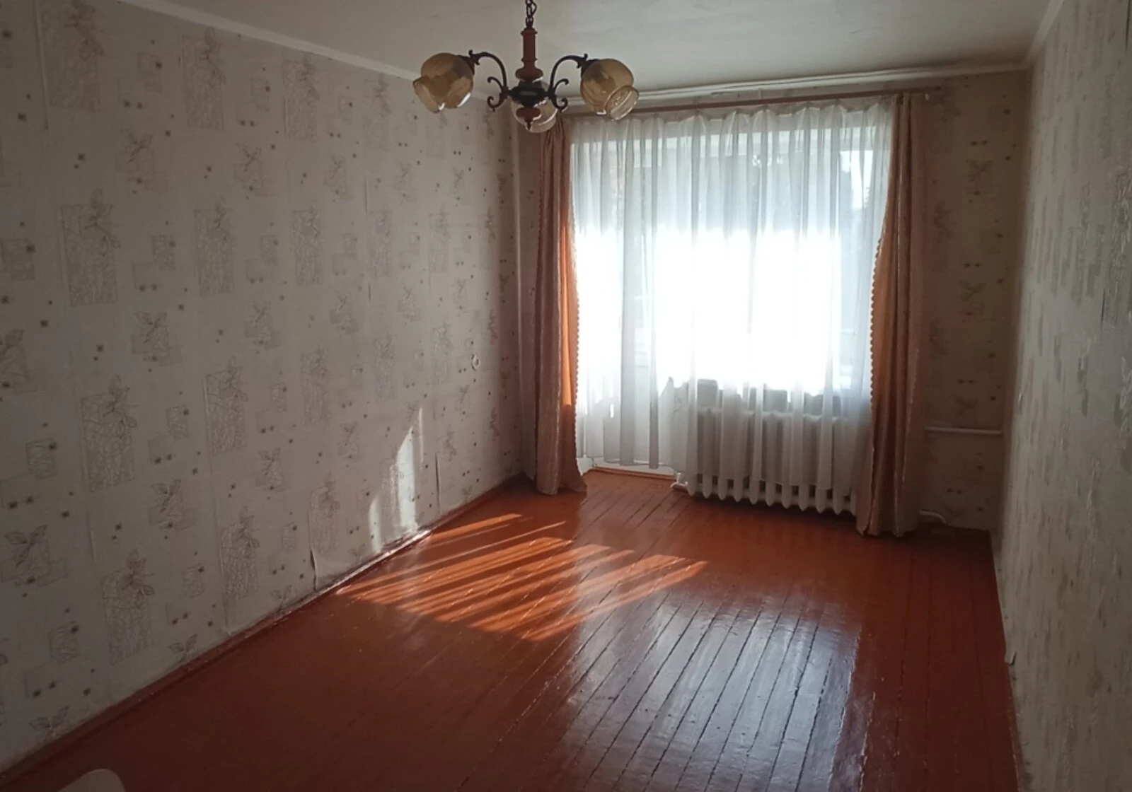 1-кімнатна квартира, Виставка: єВідновлення, вода та опалення без світла