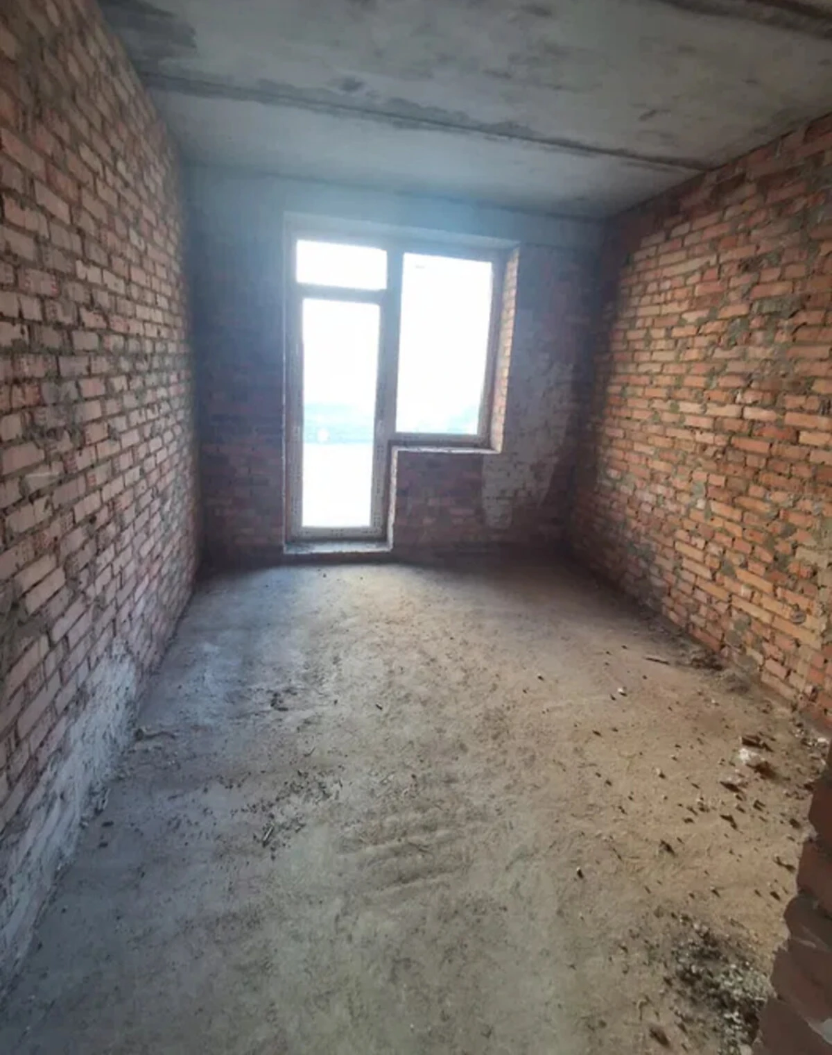 2-кімнатна квартира, Вінниця: кухня 15 м², цегляні стіни - фото 3