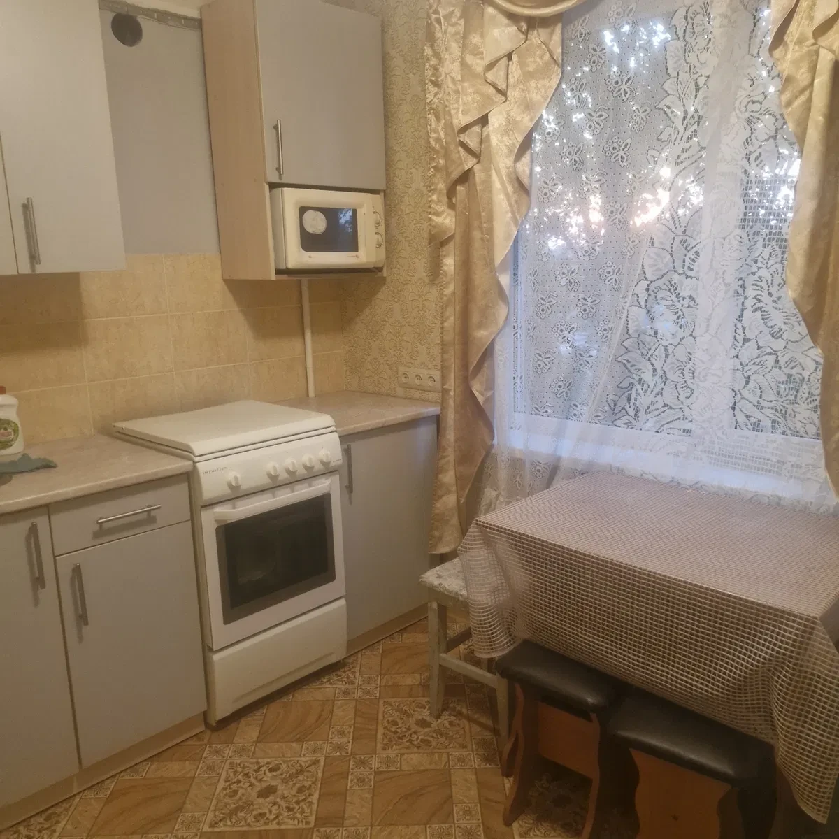 1-кімнатна квартира, Бородинський: меблі та техніка