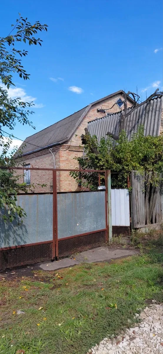 Будинок, Городище: ділянка 10 соток, 1 км до центру - фото 1