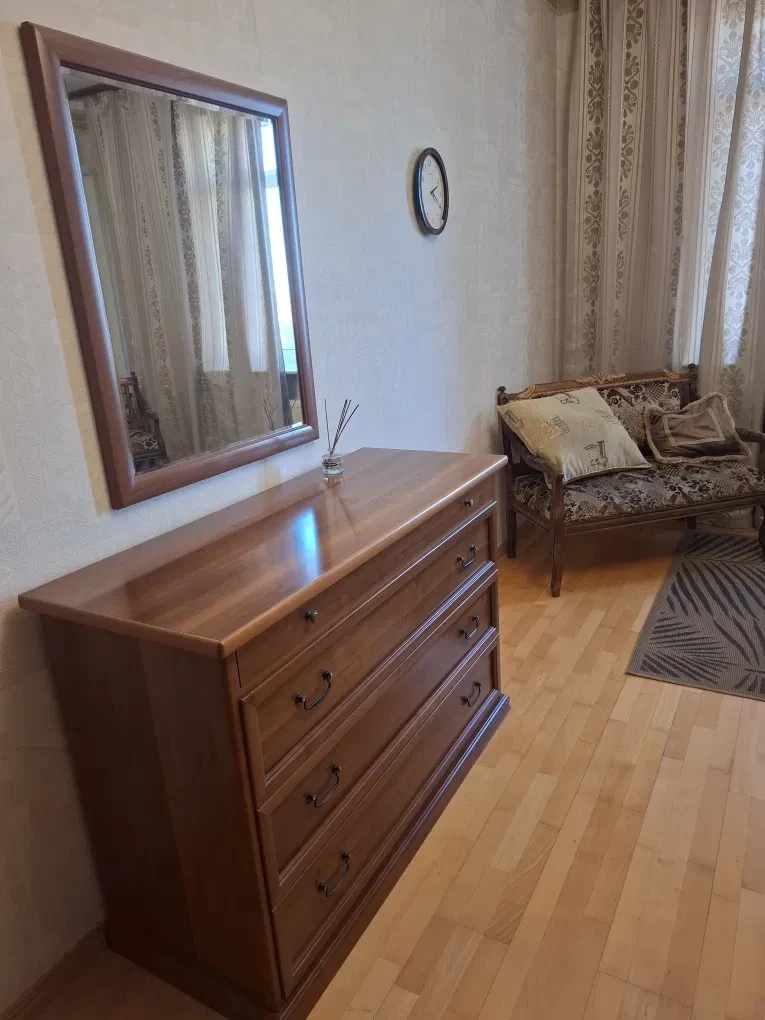 3-кімнатна квартира, Печерський: 3 балкони, метро КПІ за 4 хв, фото 3