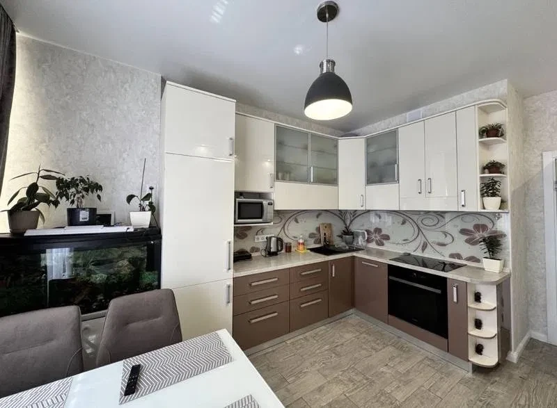 2-комнатная квартира в ЖК Альтаир 1: генератор, панорамные окна - фото 2