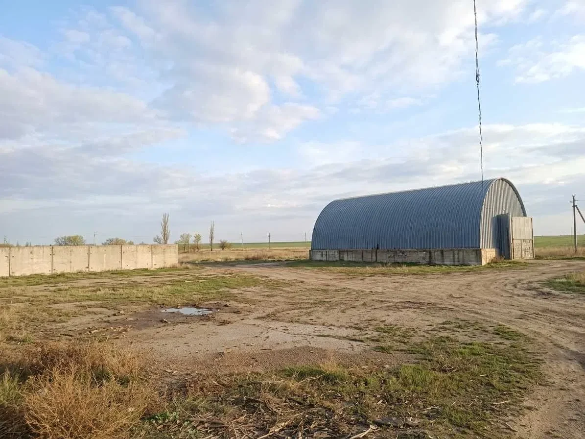 Складський майданчик, Калинівка: фасад траси Н-11, ангар - фото 3