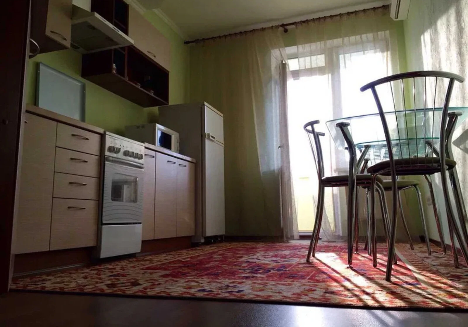 1-кімнатна квартира на вулиці Козацька: євроремонт, тепло без світла - фото 1