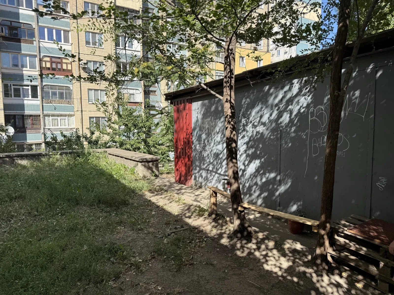 Приміщення, Покровський: дві станції швидкісного трамвая поруч, окрема будівля - фото 3