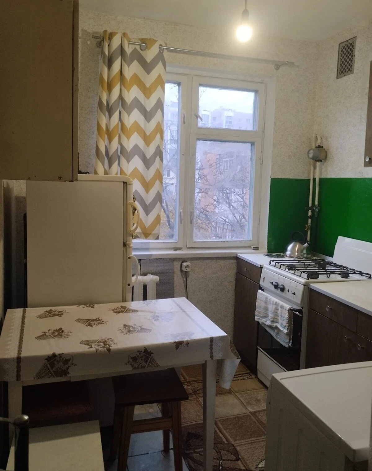 3-кімнатна квартира, Центр: панельний будинок, роздільні кімнати, балкон - фото 1