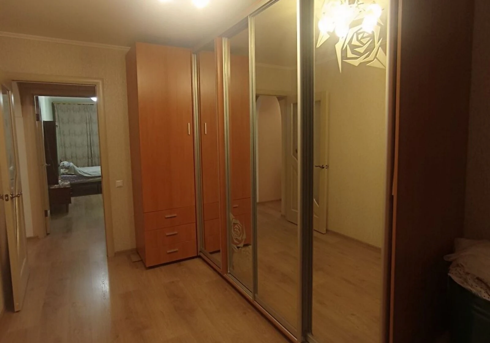 3-кімнатна квартира, Кривий Ріг: євроремонт, цегляні стіни - фото 1
