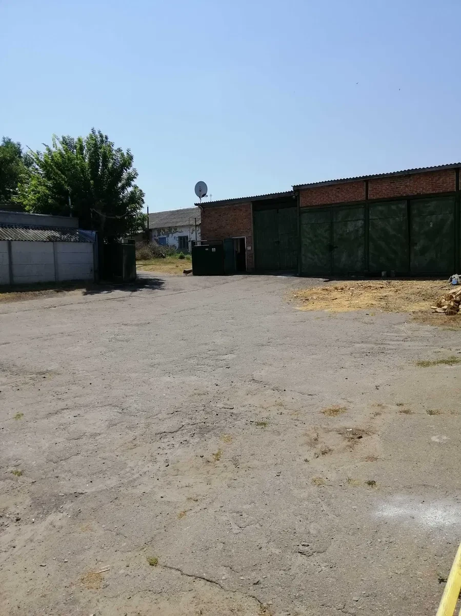 Приміщення, Чутове: склади та виробничі будівлі, сауна і басейн - фото 3