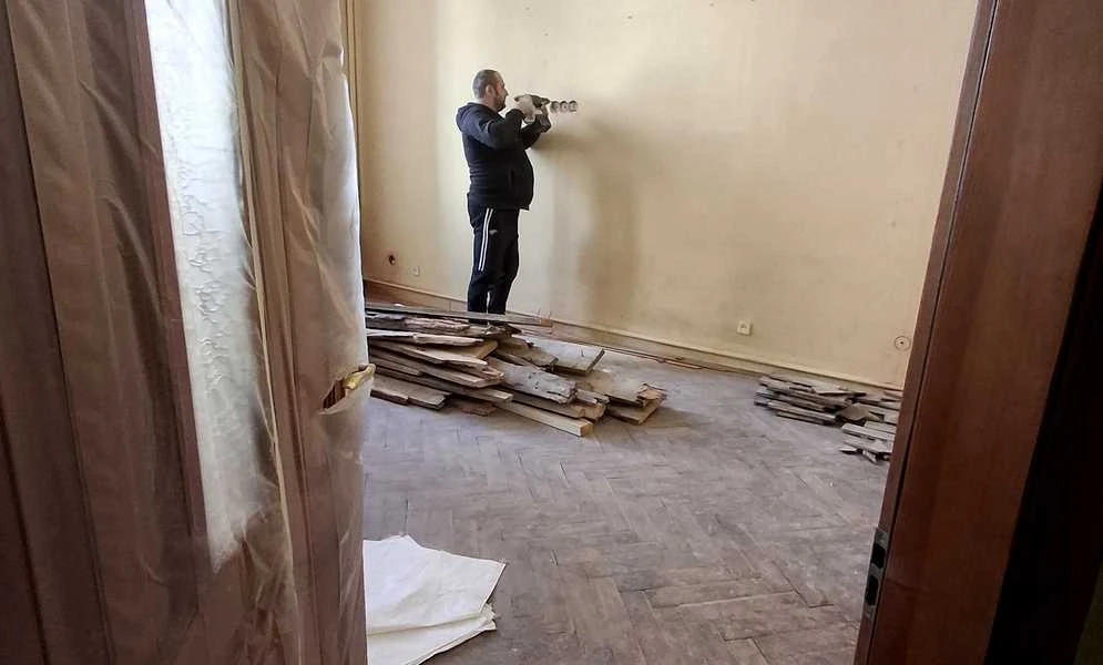 3-кімнатна квартира, Франківський: стелі 3.75 м, фасадні вікна - фото 1