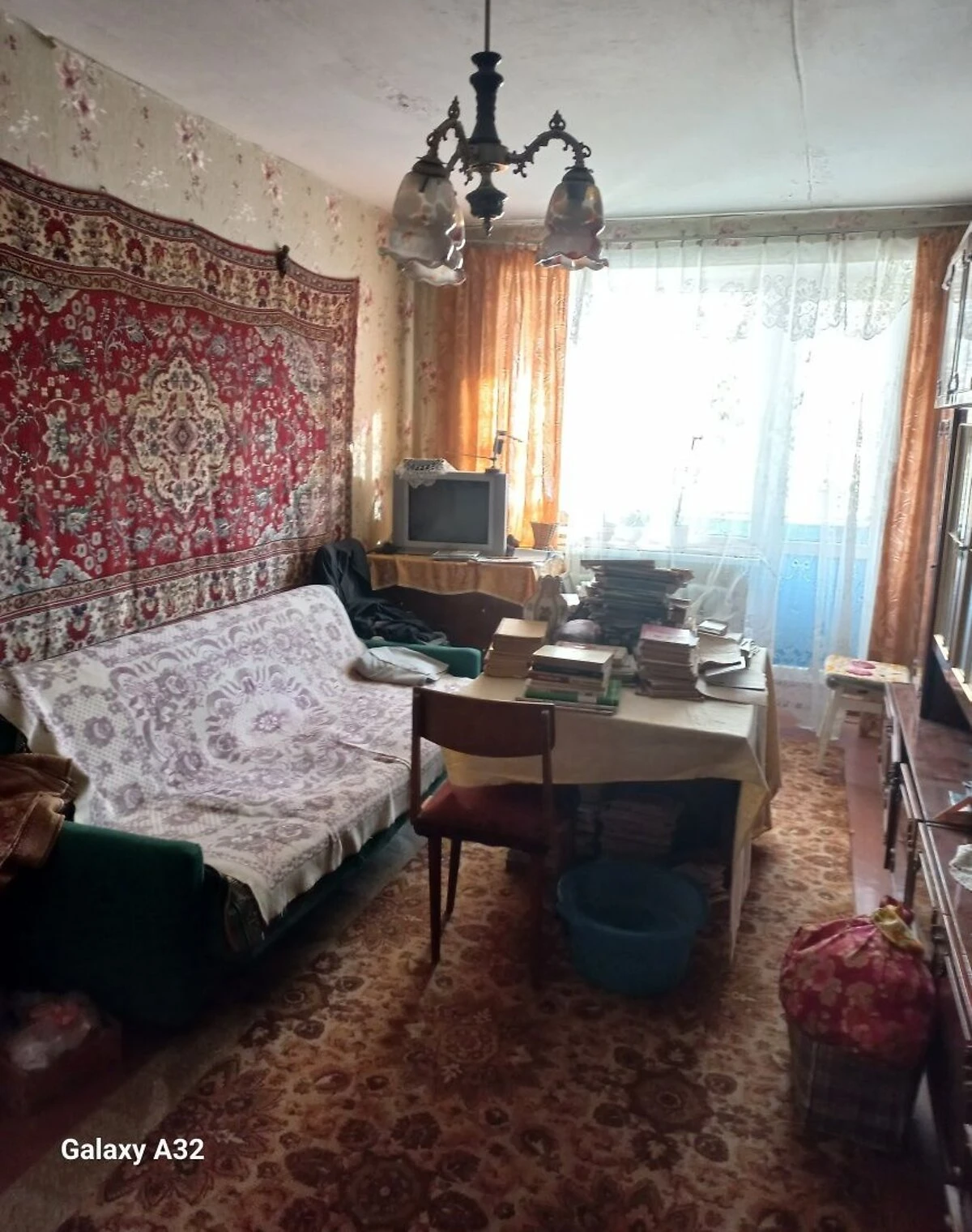 1-кімнатна квартира, Шостка: цегляні стіни, колонка, балкон, фото 2