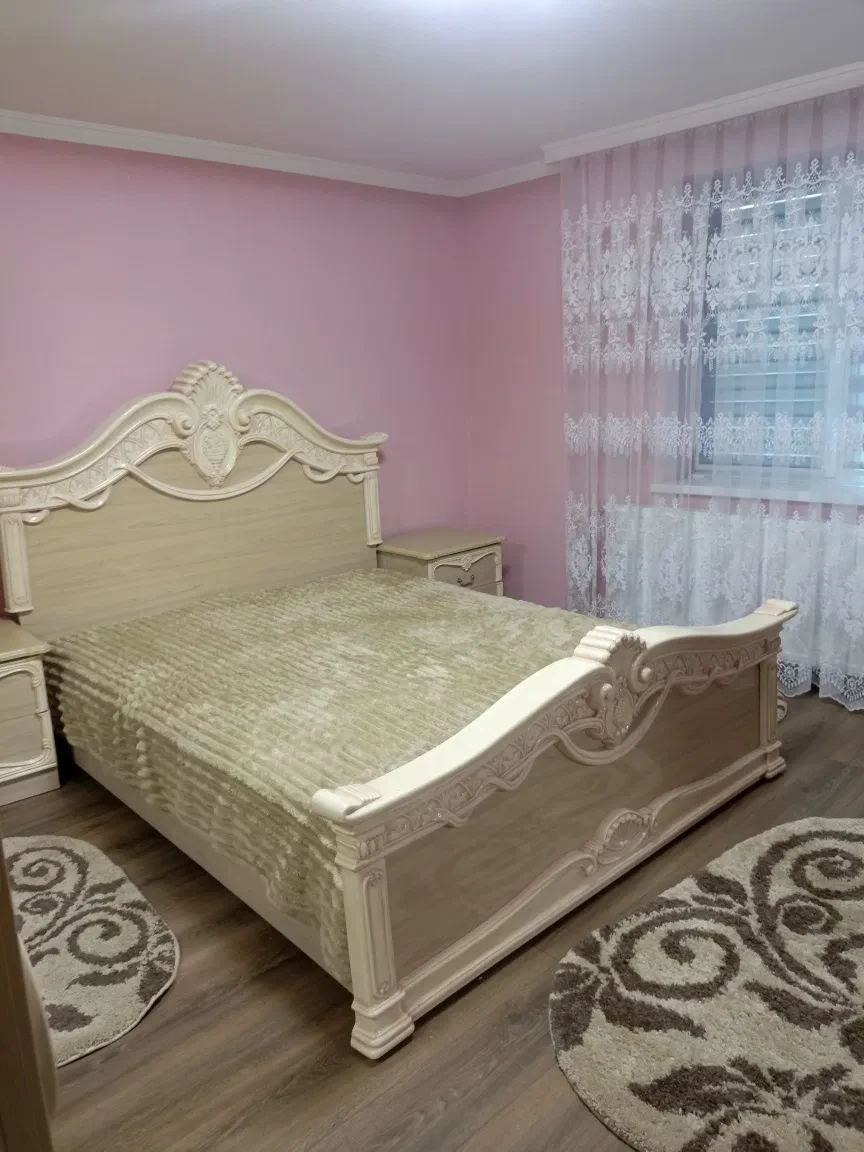 Дом, Подвиноградов: после капитального ремонта, большой двор