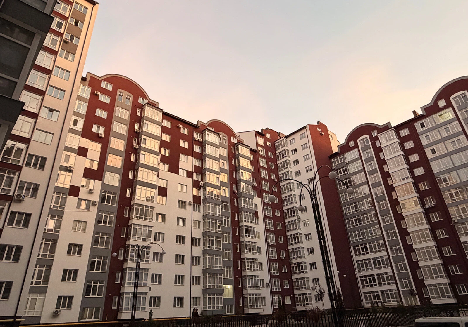 1-кімнатна квартира, Центр: новобудова 2023 року, цегляні стіни - фото 3