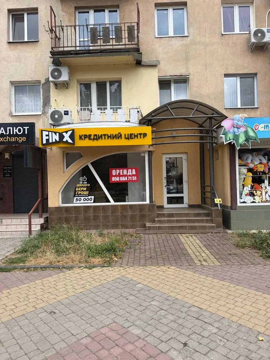 Приміщення, Ужгород: фасадне, санвузол, високий трафік, фото 2