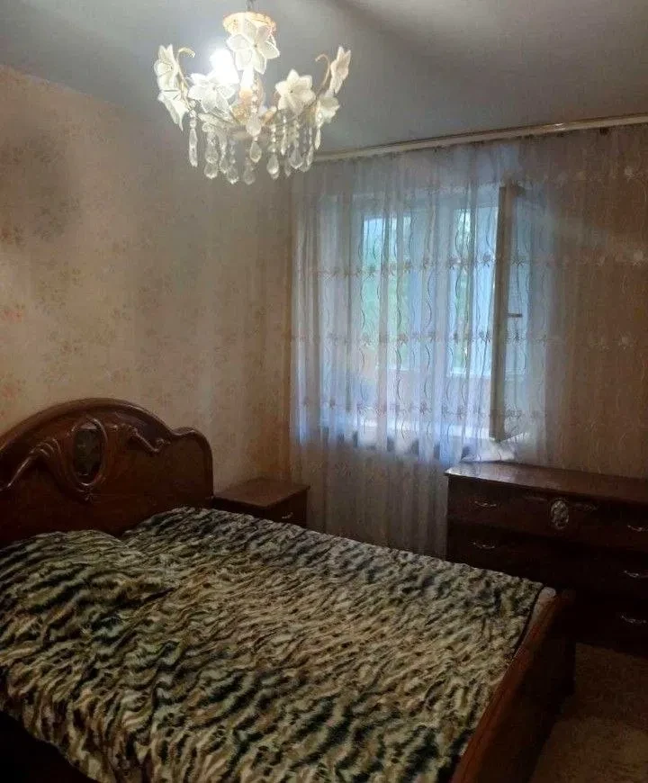 2-кімнатна квартира, Хаджибейський: техніка й меблі, балкон - фото 1