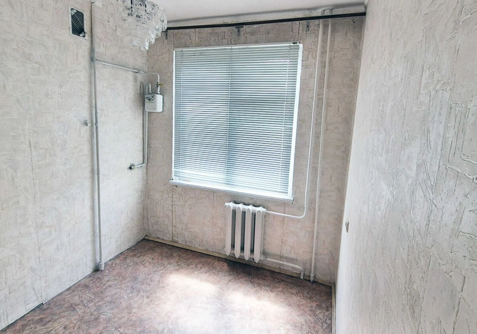 1-кімнатна квартира, Прилуки: балкон, роздільний санвузол, фото 4