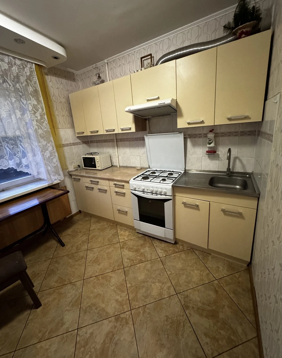 1-кімнатна квартира, Північний: два ліжка, вбудована кухня, фото 2