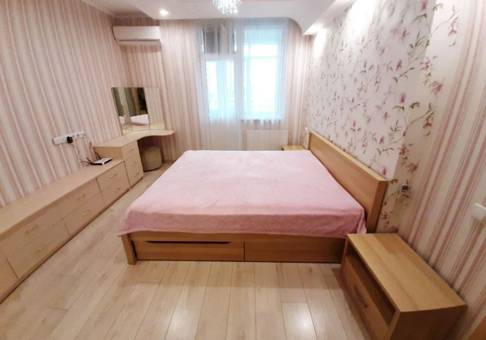 2-комнатная квартира, Теремки-2: кухня-студия, укрытие в доме