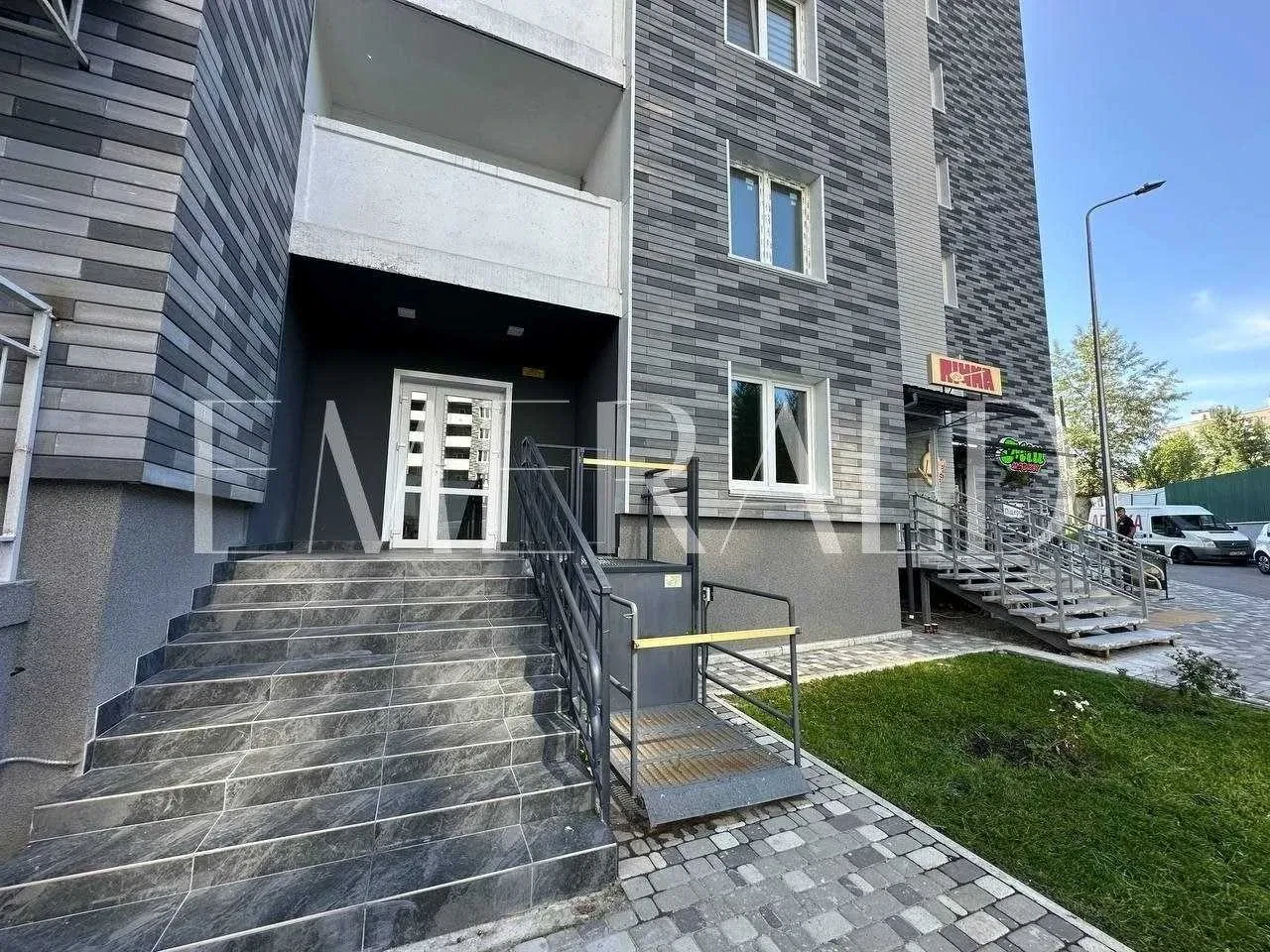 Приміщення у ЖК Навігатор-2: фасадне, з ремонтом, піцерія поруч - фото 2