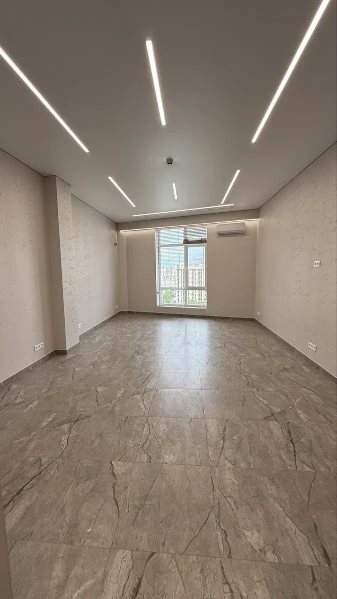 Офіс у БЦ Loft White: відкритий простір, свіжий ремонт, підземний паркінг - фото 1