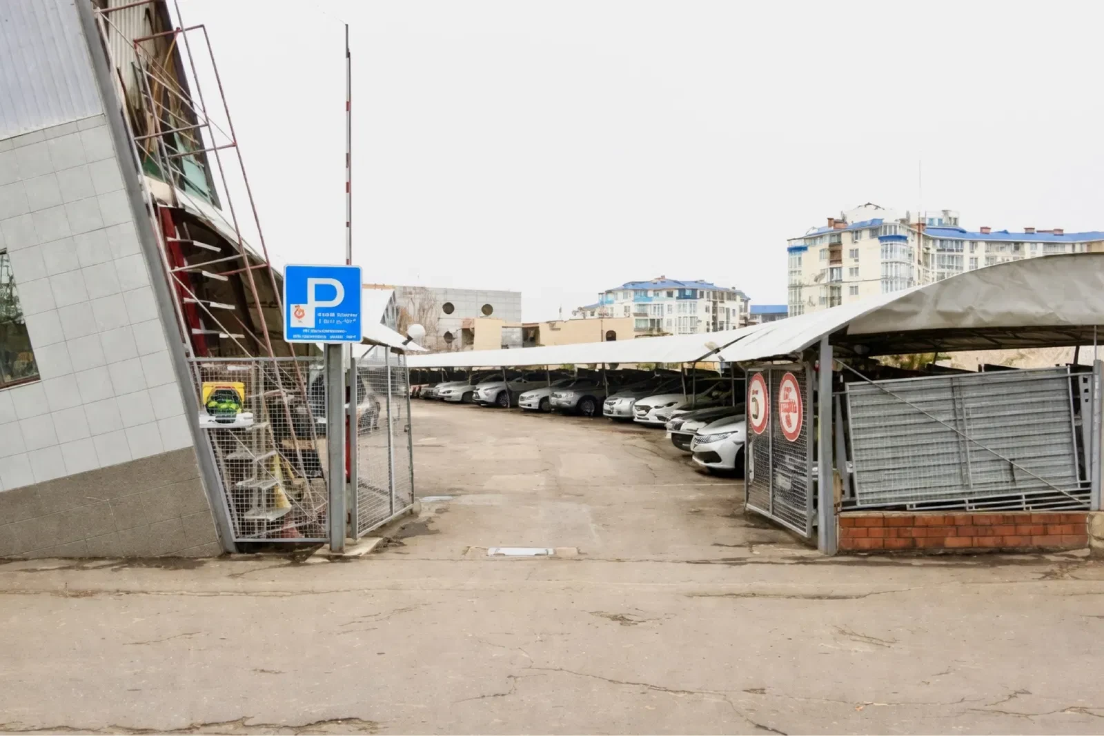 Паркоместо, Киевский: крытый паркинг, новая крыша, охрана - фото 2