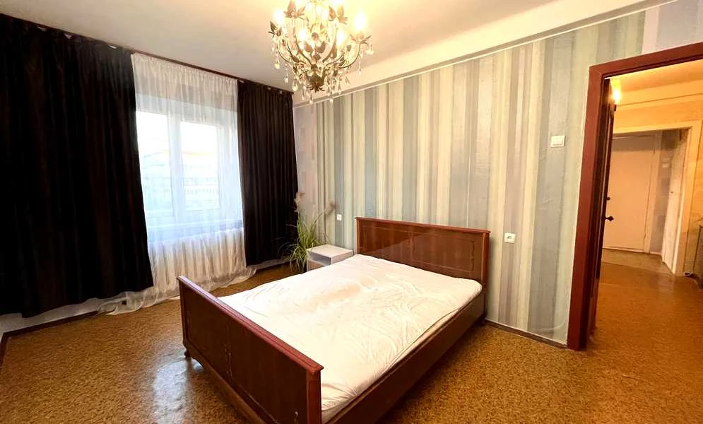 2-комнатная квартира, Оболонский: метро в минуте, балкон 8 м² - фото 1