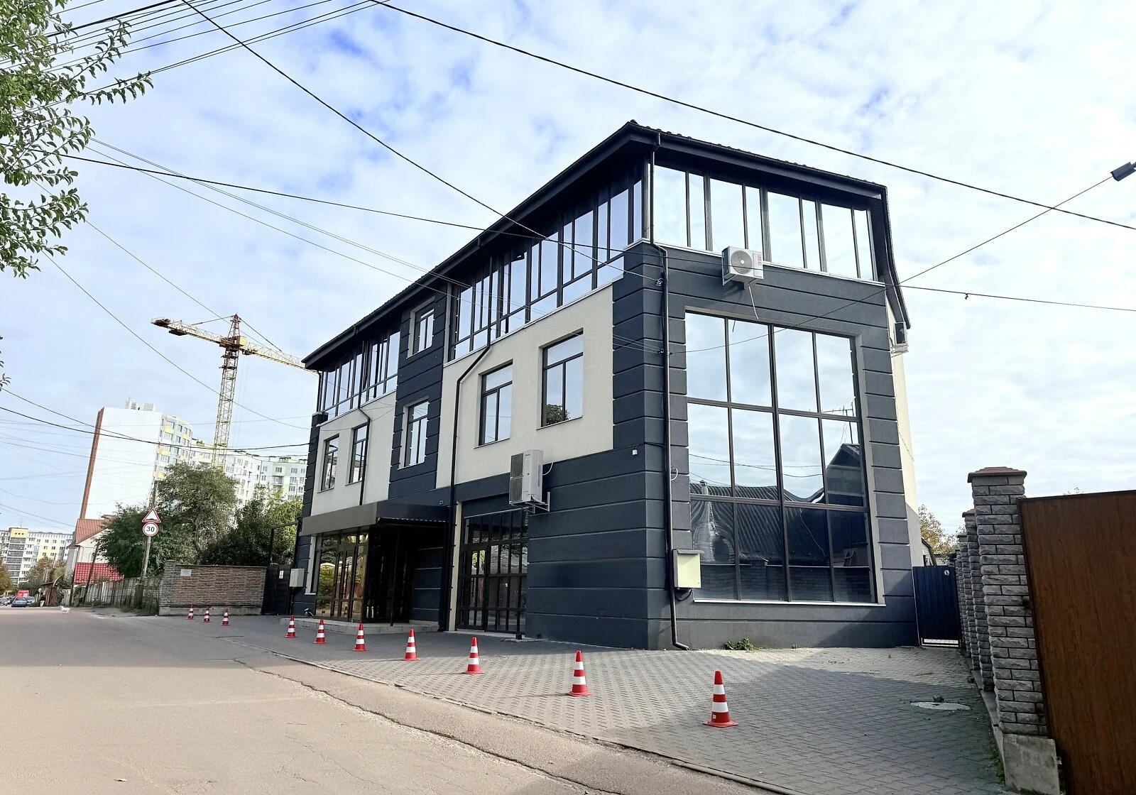 Офис, Богунский: дизайнерский ремонт, потолок 3.5 м - фото 1