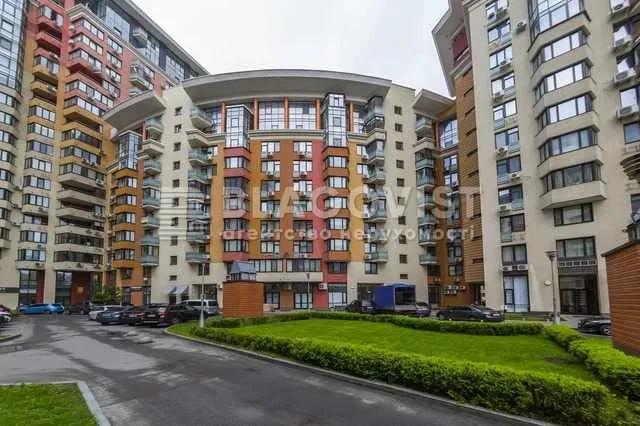 5-кімнатна квартира, Голосіївський: пентхаус, 2 рівні, метро ВДНГ 3 хв