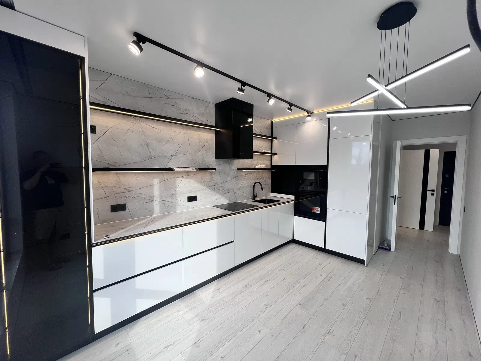 1-кімнатна квартира у ЖК MANHATTAN LITE: євроремонт, біля озера - фото 1