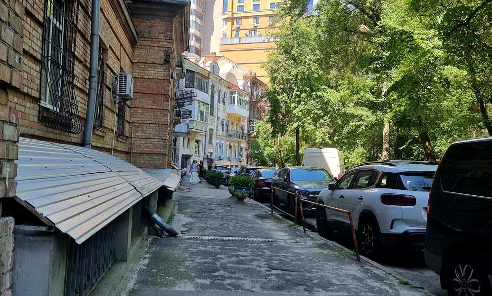 3-кімнатна квартира, Печерський: під офіс нотаріуса, тихий двір - фото 2