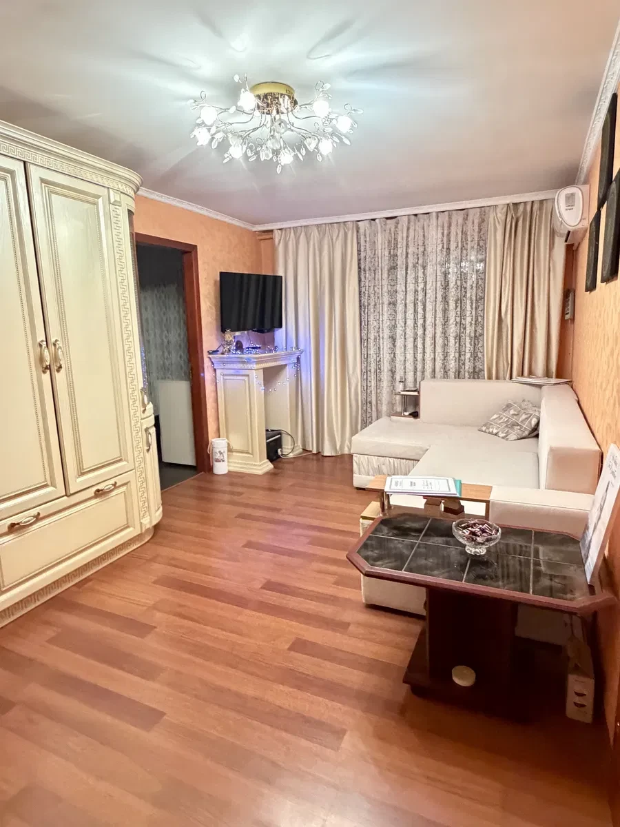 3-комнатная квартира, Садгора: подвал, застекленный балкон, фото 2
