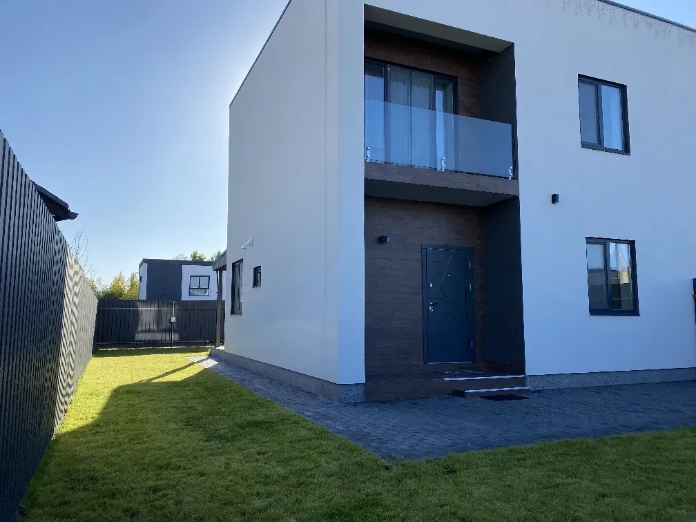 Дуплекс у ЖК дом осокор: 50 м від Osocor Beach, озеро за 1 хв пішки - фото 1